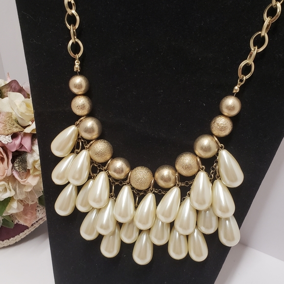 Gorgeous Gold & Faux Pearl Beaded Necklace - Picture 5 of 5